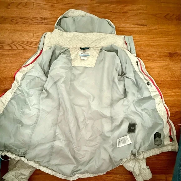 Columbia Light Gray Hooded Rain Jacket - Picture 4 of 6